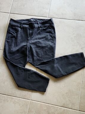 torrid High Rise Straight Leg Black Jeans Zip & Three Button Close Women's 20R